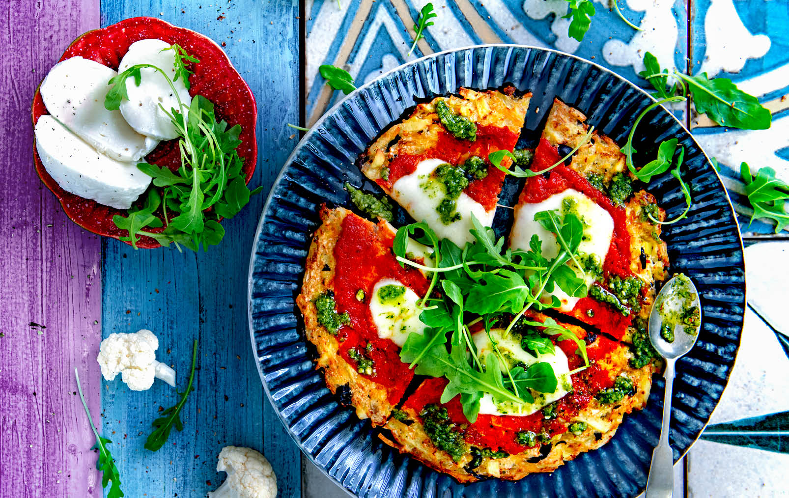 Thumbnail video Röstibloemkoolpizza met pesto en rucola