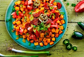 Frachos van zoete aardappelblokjes en krokante chorizo