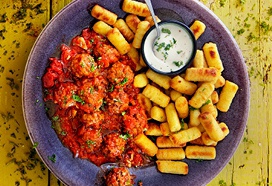 Pikante vegetarische albondigas met aioli en mini kroketjes