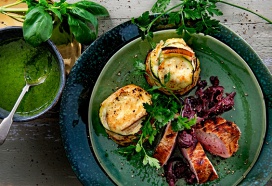 Varkenshaas met salsa verde en courgettegratins