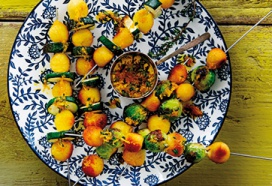 Aardappelspies met groenten en sinaasappel