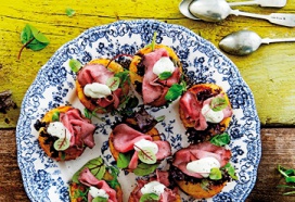 Rösticrouton met rosbief en bearnaisemayonaise