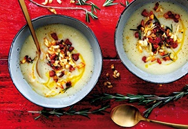 Pastinaaksoep met rösti crumble en pancetta