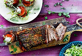 Gemarineerd buikspek met BLT-gratins