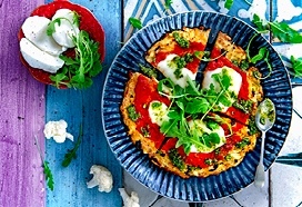 Röstibloemkoolpizza met pesto en rucola