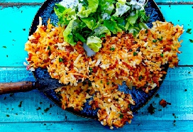 Pastinaak-röstikoekjes met spekjes en salade