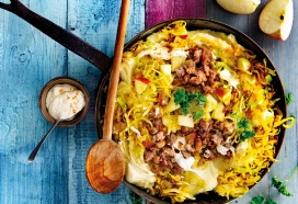 One Pan spitskoolpuree met appel, crème fraîche en gehakt