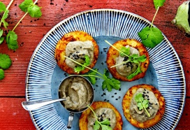 Röstirondje met baba ganoush en sesam