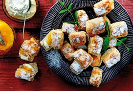 Rösti-miniscones met lemoncurd en clotted cream