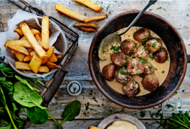 Gehaktballetjes in honingmosterdsaus met Opa’s Ovenfriet