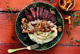 Aardappelpuree met gegrilde bavette en paddenstoelen-mascarponesaus