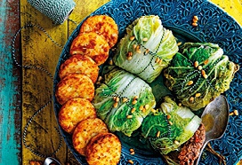 Gevulde koolbladeren met röstirondjes