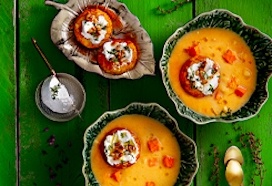 Soep van bloemkool met zoete aardappel en ricotta-tijmcroutons