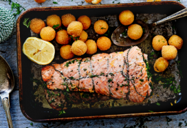 Zalmrollade met aardappelbolletjes